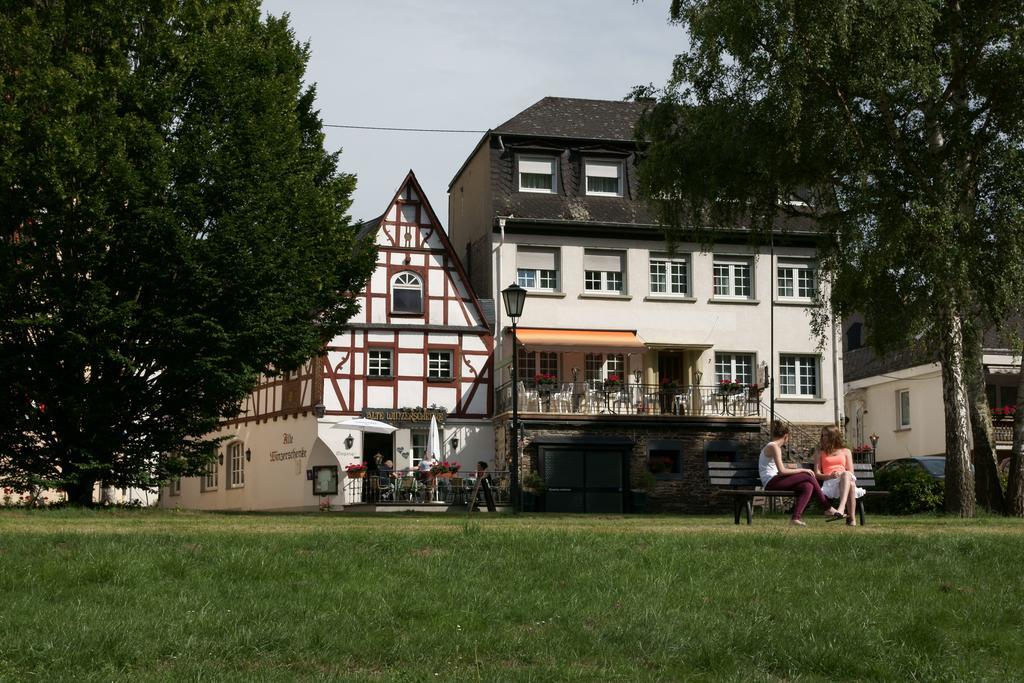 Alte Winzerschenke Hotel Bruttig-Fankel Exterior foto