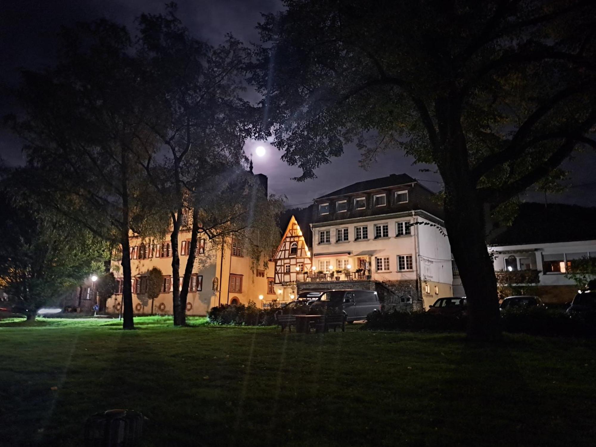 Alte Winzerschenke Hotel Bruttig-Fankel Exterior foto